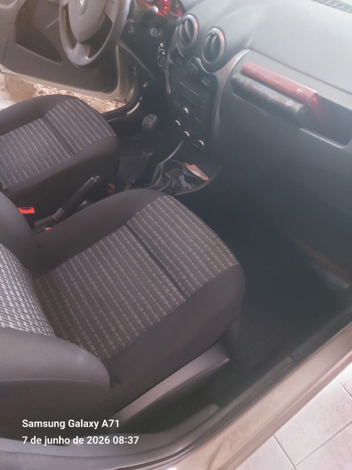 Espaço reservado para foto do banco automotivo depois da higienização